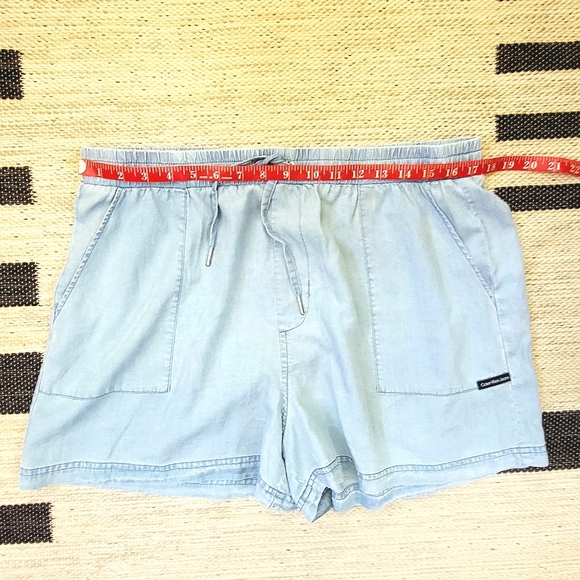 Calvin Klein Jeans Shorts - Picture 6 of 8